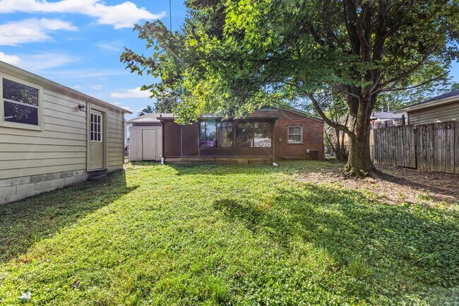 Building Photo - 2125 Talisman Rd