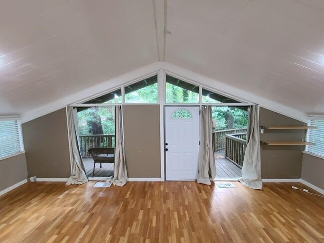 Building Photo - 227 Rockland Dr