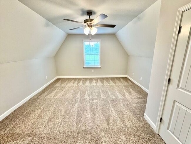 Building Photo - Now Leasing a 5-bedroom 3 bath home in Byh...