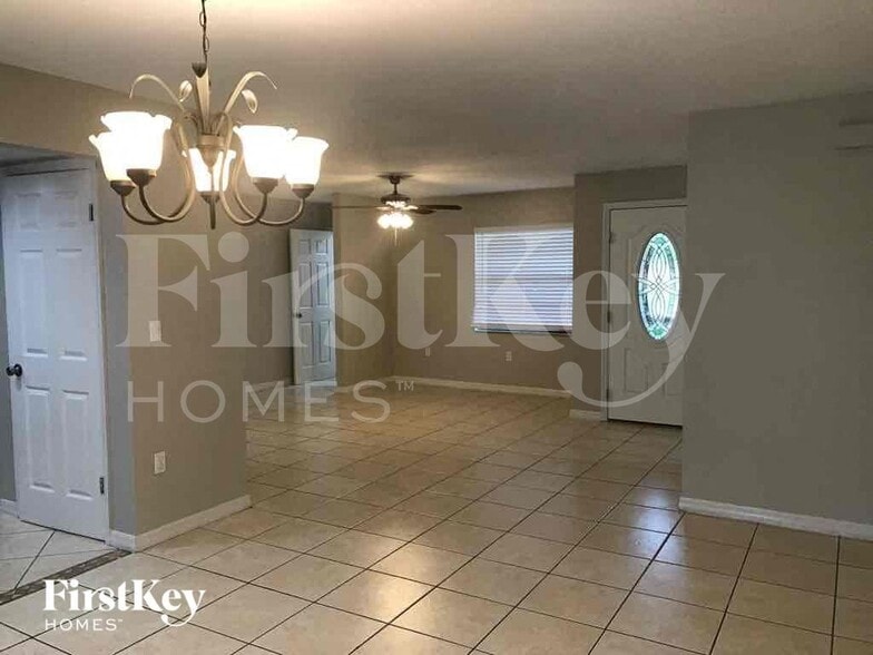 Building Photo - 617 Fisher Ct