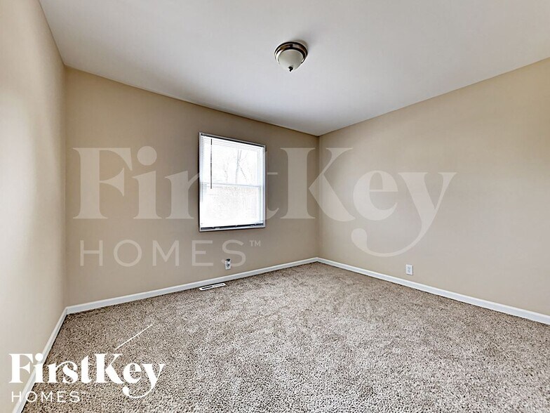 Building Photo - 8920 Woody Trail