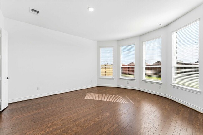 Building Photo - 3710 Highcliffe Dr