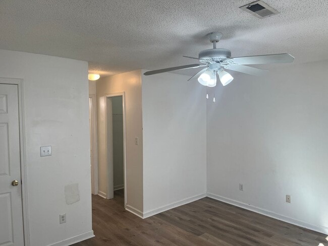 Building Photo - Pet Friendly 3 Bedroom, 2 Bath Duplex in College Park Available Soon!