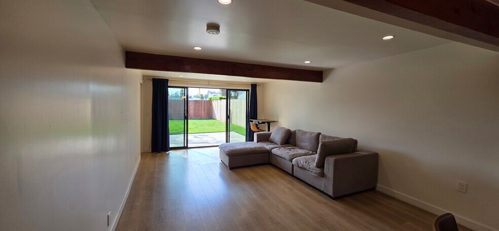 Building Photo - 1403 N Rose St