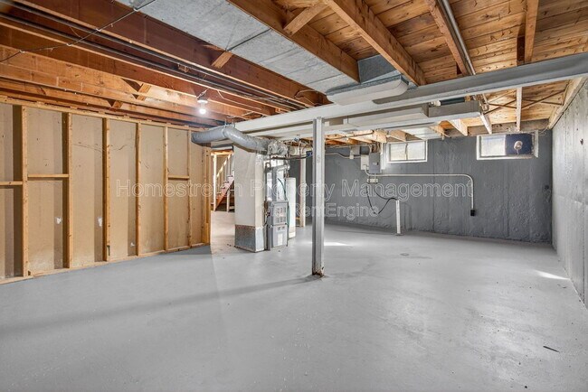 Building Photo - 1214 Forest Home Dr