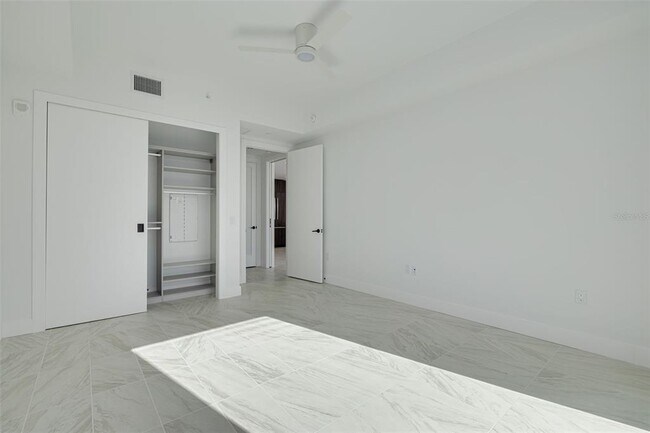 Building Photo - 777-773 3rd Ave N