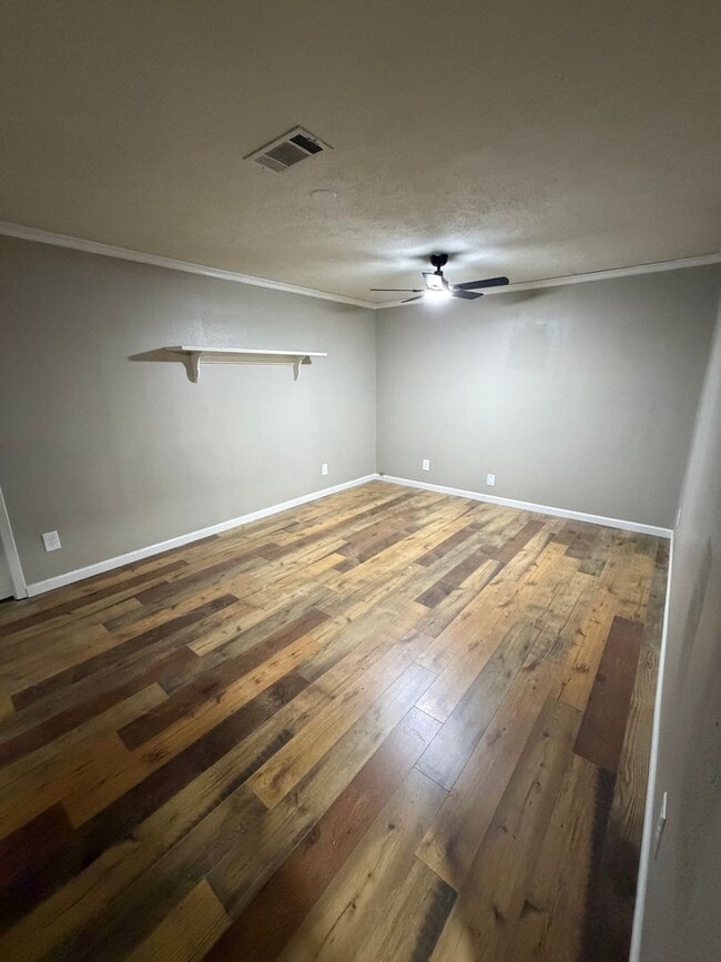 Building Photo - 3 Bedroom, 2 Bathroom Home for Rent in Groves, Tx