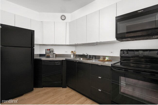 Building Photo - 3 br, 2 bath House - 1000 N Dearborn St