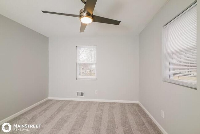 Building Photo - 1120 RACHEL DR, LOUISVILLE, KY 40219