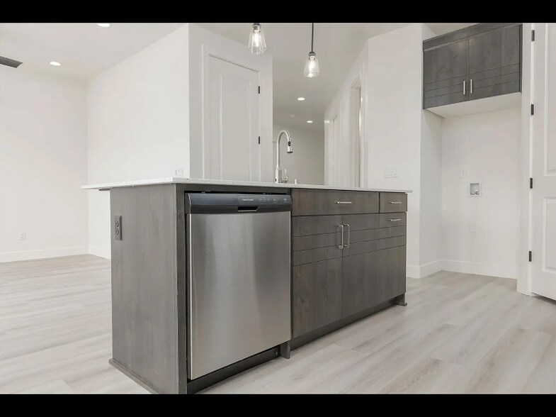 Building Photo - 286 S 1930 W