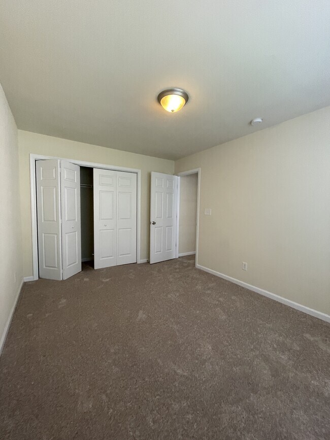 Building Photo - 2446 N Berkshire Rd