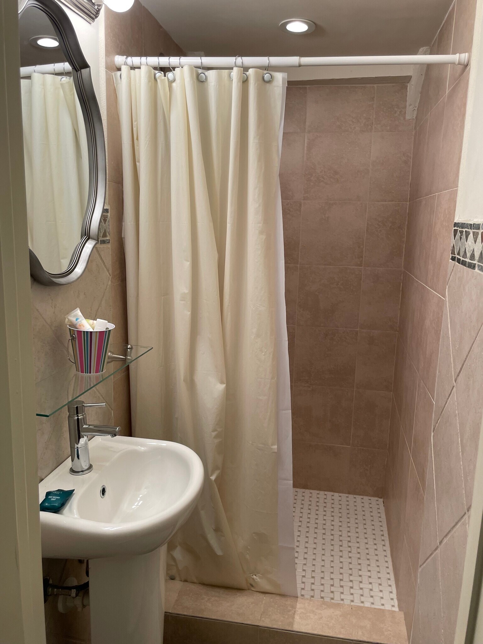 Building Photo - 8192 Mulligan Cir