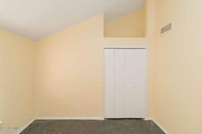 Building Photo - 11601 Soberana Ln