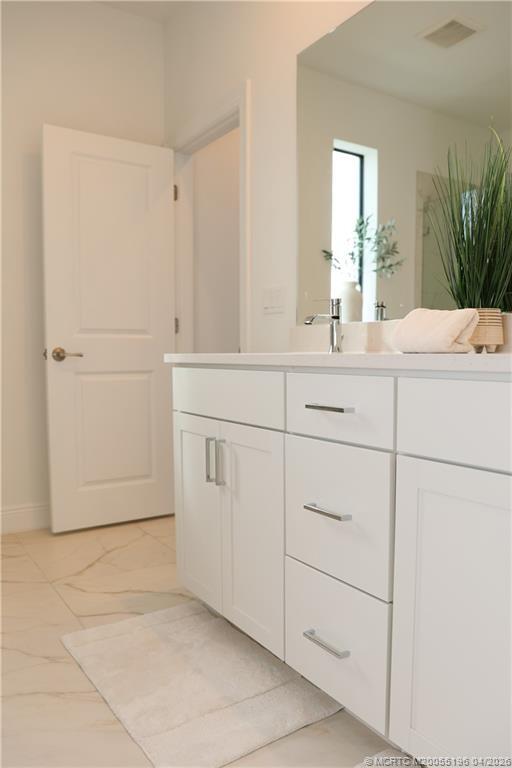 Building Photo - 950 SW Pr Ave