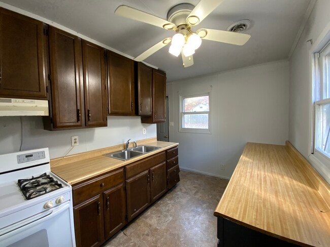 Building Photo - 226 Grace-