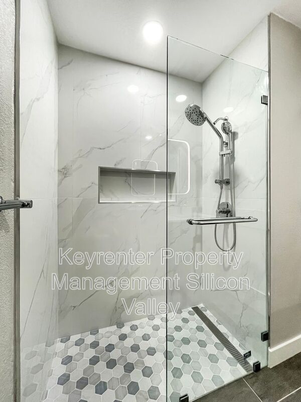 Building Photo - 1806 Blackmore Ct