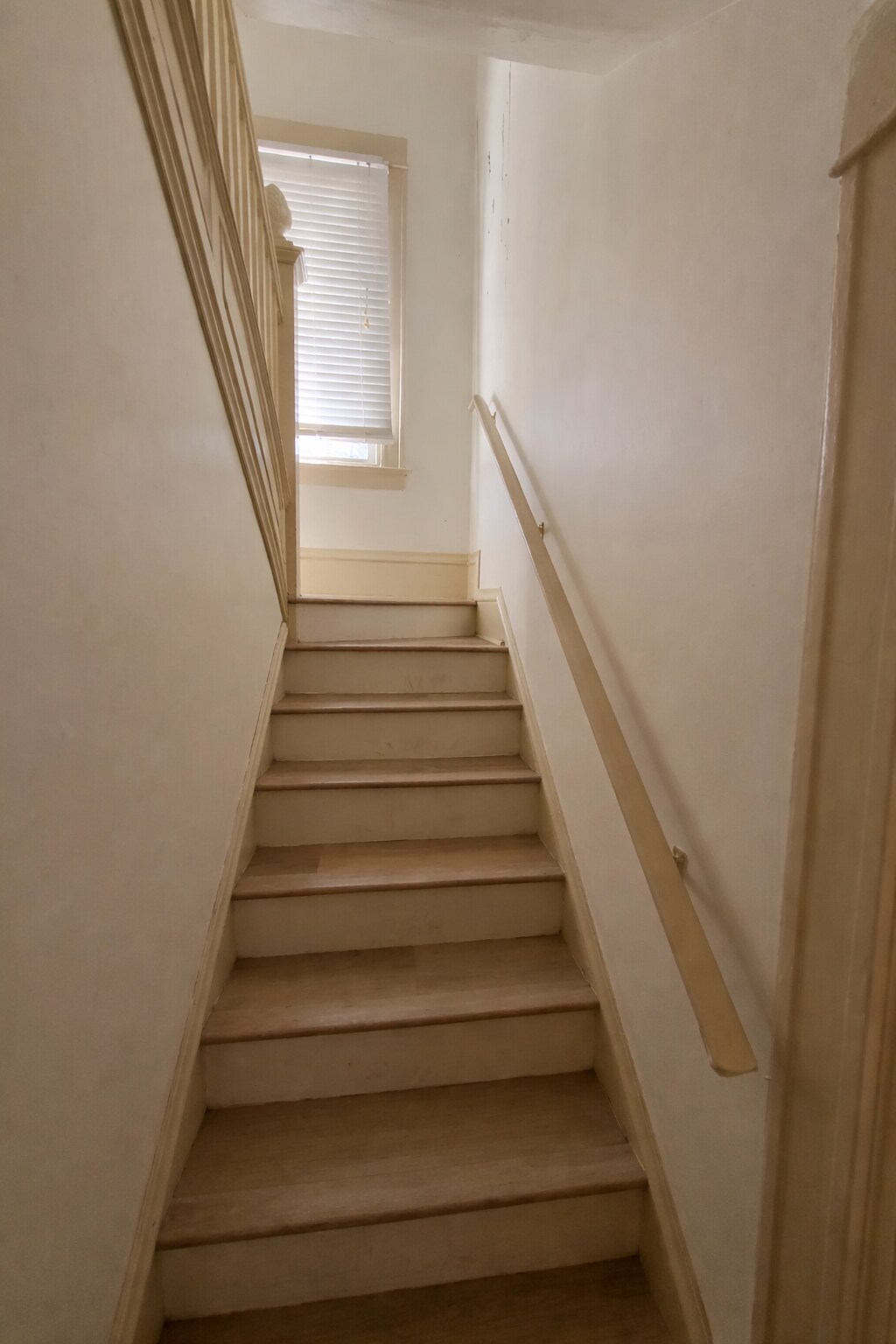 Building Photo - 1613 King St