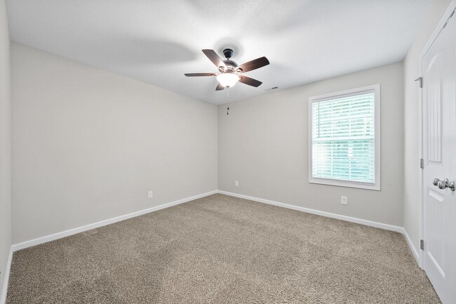 Building Photo - Pet Friendly Four Bedroom!