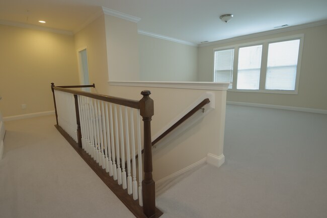 Building Photo - 542 Finnbar Dr