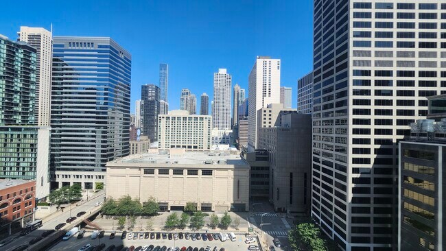 Building Photo - 405 N Wabash Ave