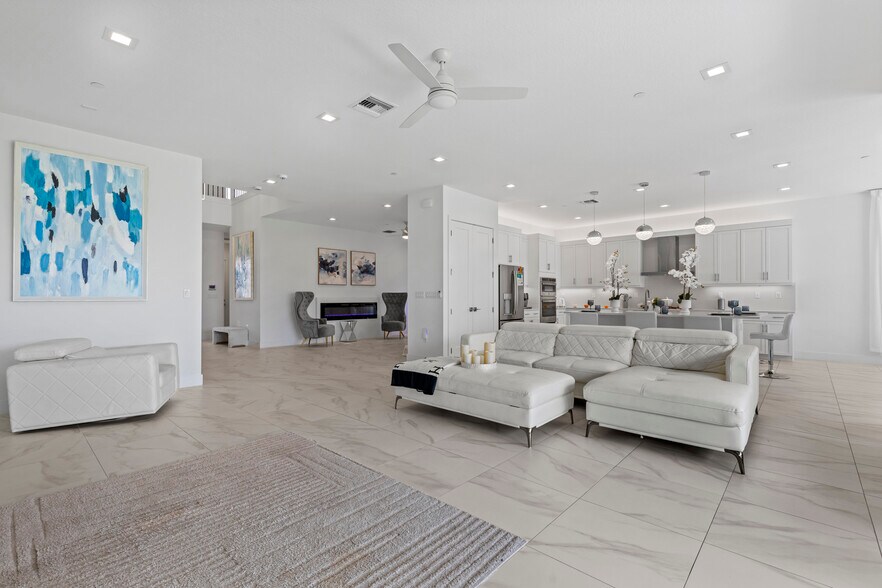 Building Photo - 12884 Wingspan Ct