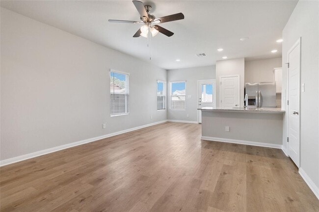Building Photo - 525 Caymus Dr