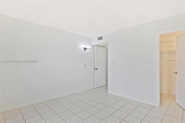Building Photo - 1300 W 47th Pl