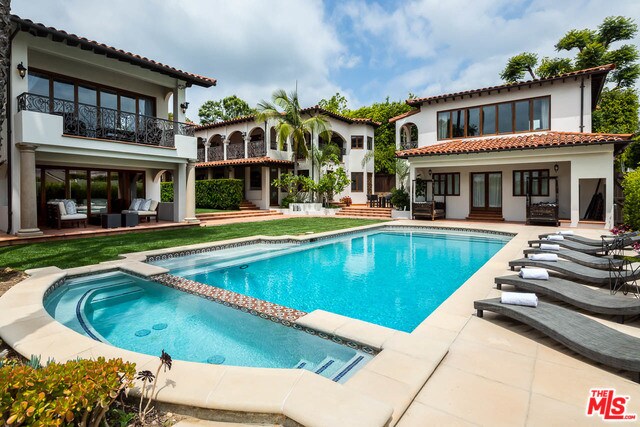 Building Photo - 704 N Arden Dr