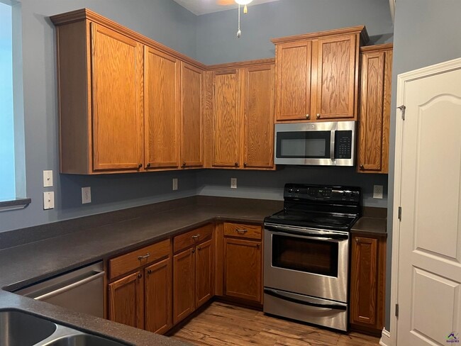 Building Photo - 644 Ivy Brook Way