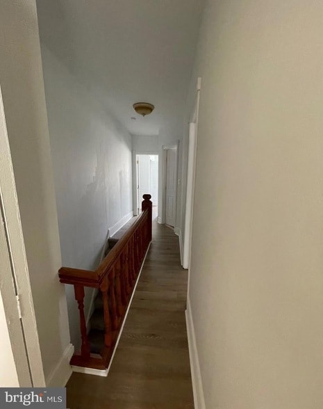 Building Photo - 7 6th Ave