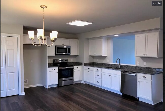 Building Photo - 1606 Clauser St