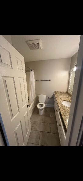 Building Photo - 5820 Windsor Dr