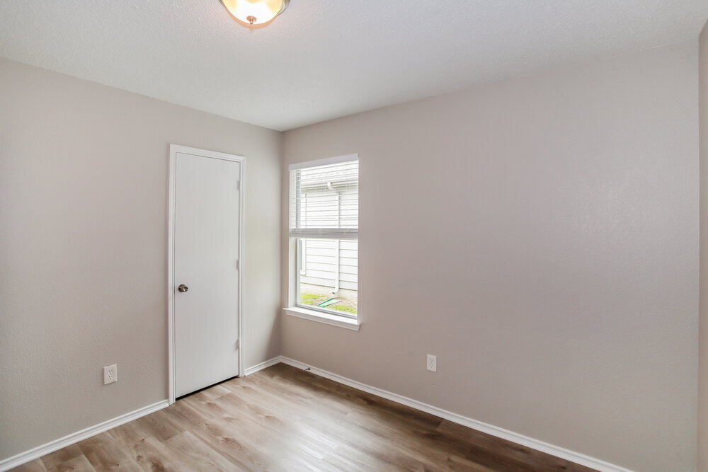 Building Photo - 10529 Flamewood Dr