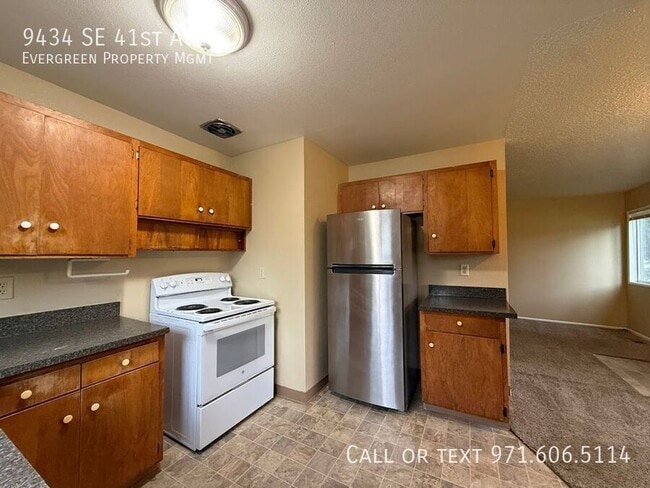 Building Photo - 9434 SE 41st Ave