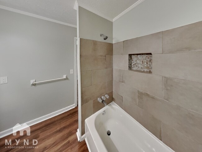 Building Photo - 411 Arrow Bend Rd