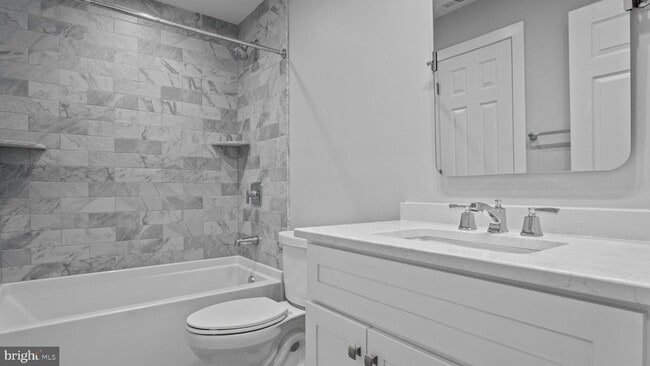Building Photo - 4008 Waltham Ct