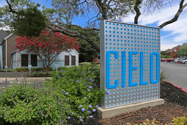 Primary Photo - Cielo Apartments