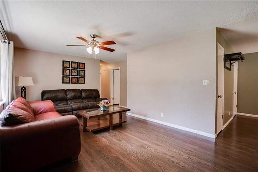 Building Photo - 7416 N. Central St.