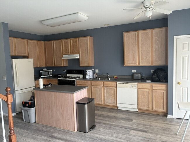 Building Photo - 782 Thornbury Ct