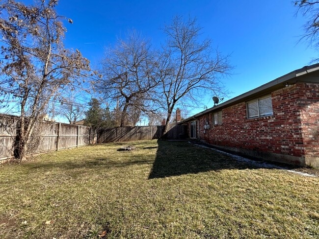 Building Photo - For Lease | Midtown Tulsa - Duplex | Avail...