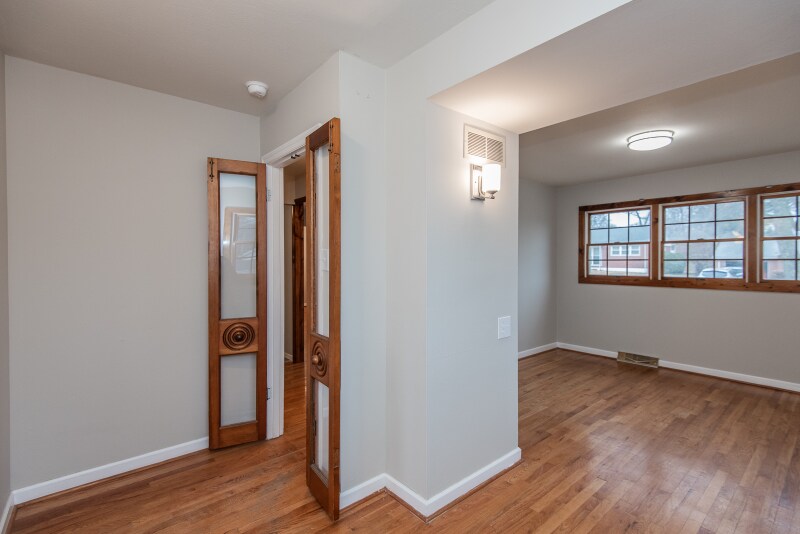 Building Photo - 980 St Brendan Ln