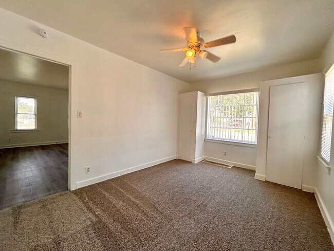 Building Photo - Two Bedroom Home in Muskegon