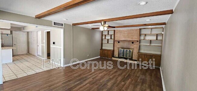 Building Photo - 1022 Delta Dr