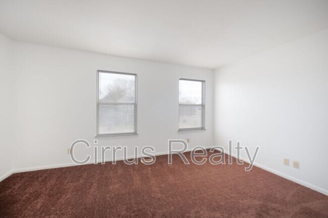 Building Photo - 2724 Peach St