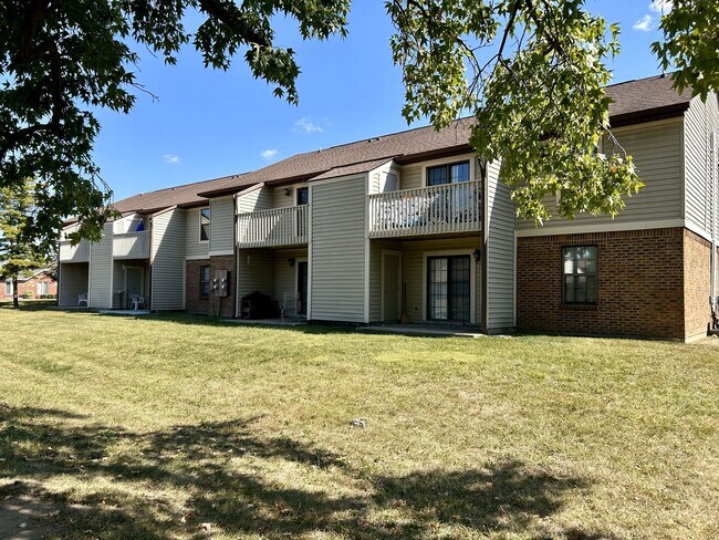 Building Photo - Spacious 1, 2 & 3 Bedrooms!