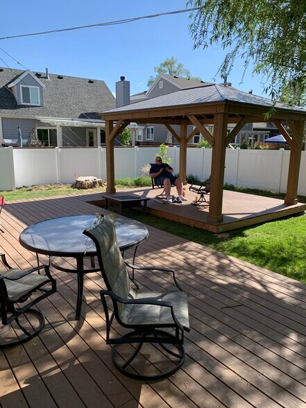 Building Photo - 351 Park Creeke Ln