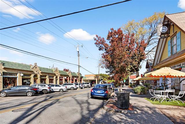 Building Photo - 439 W 9th St