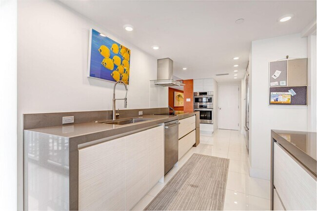 Building Photo - 400 N Flagler Dr