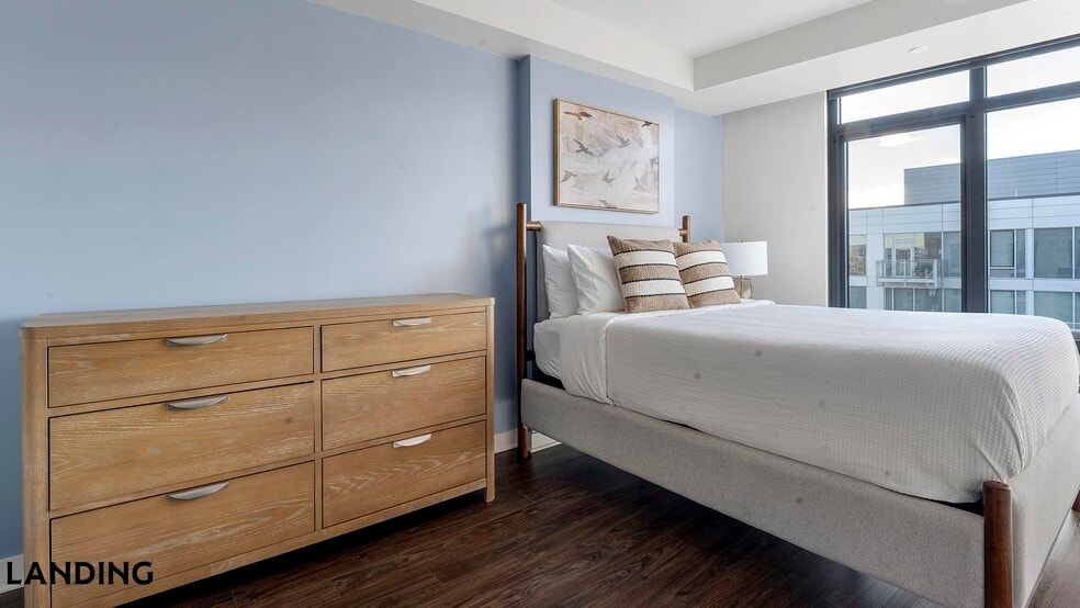 Building Photo - 350 Maple Dr SW