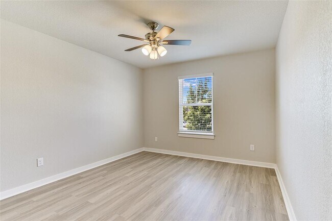 Building Photo - 17201 Leafroller Dr